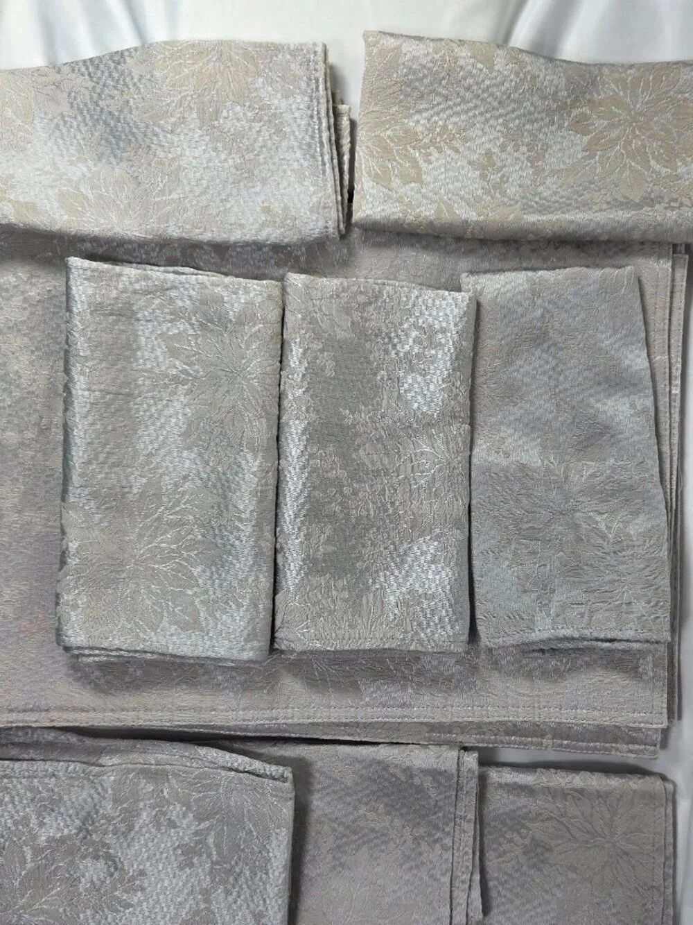 Place Mats + Dinner Napkins - Silver Damask-Holiday Design - Service for 6